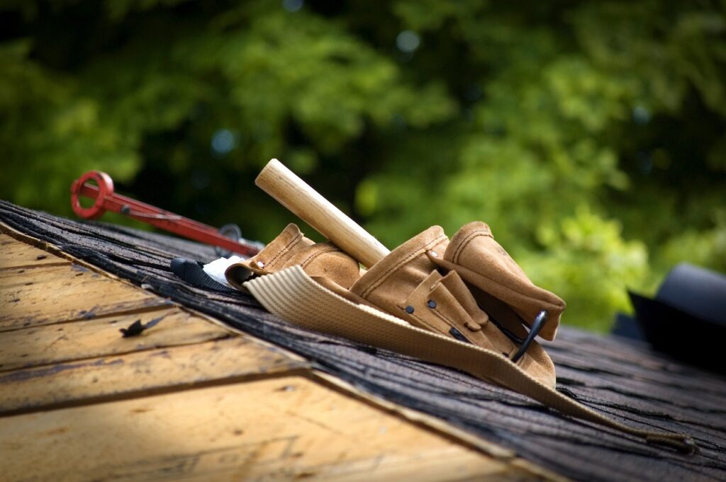 outils couvreur sur toiture